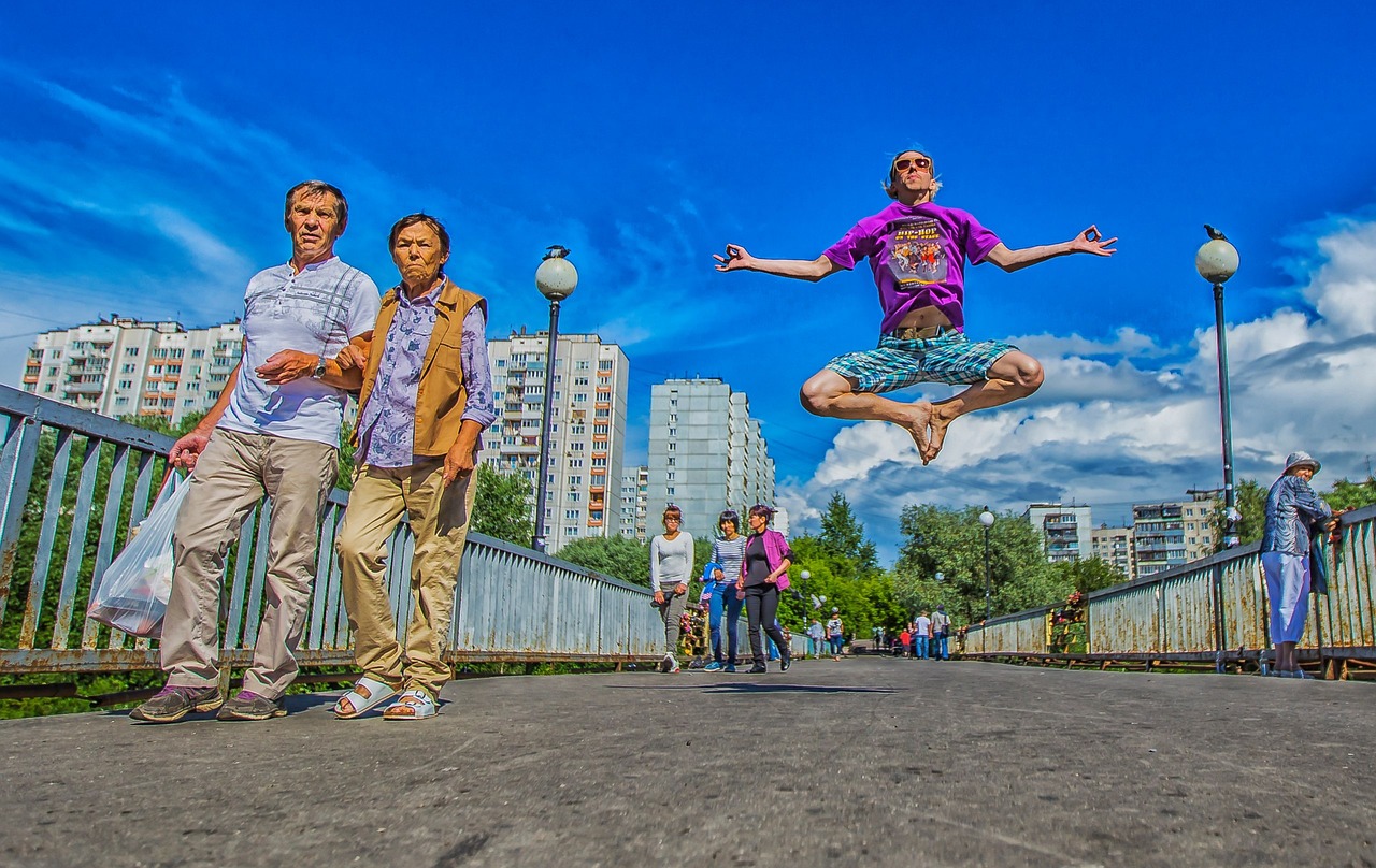 akustische levitation ermöglicht es, objekte mithilfe von schallwellen zum schweben zu bringen, ohne physischen kontakt. erfahren sie mehr über die funktionsweise, anwendungen und vorteile dieser faszinierenden technologie.