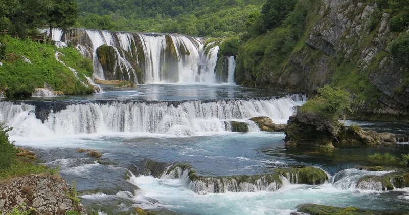 Von Kaskaden und Felsstufen: Die Vielfalt der schwedischen Wasserfälle