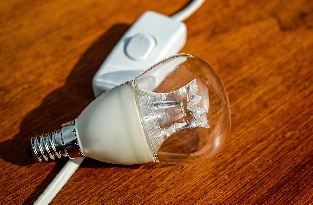 erfahren sie alles über statische elektrizität: ursachen, auswirkungen und praktische tipps zum sicheren umgang im alltag. verstehen sie, wie elektrische ladungen entstehen und wie sie genutzt oder vermieden werden können.